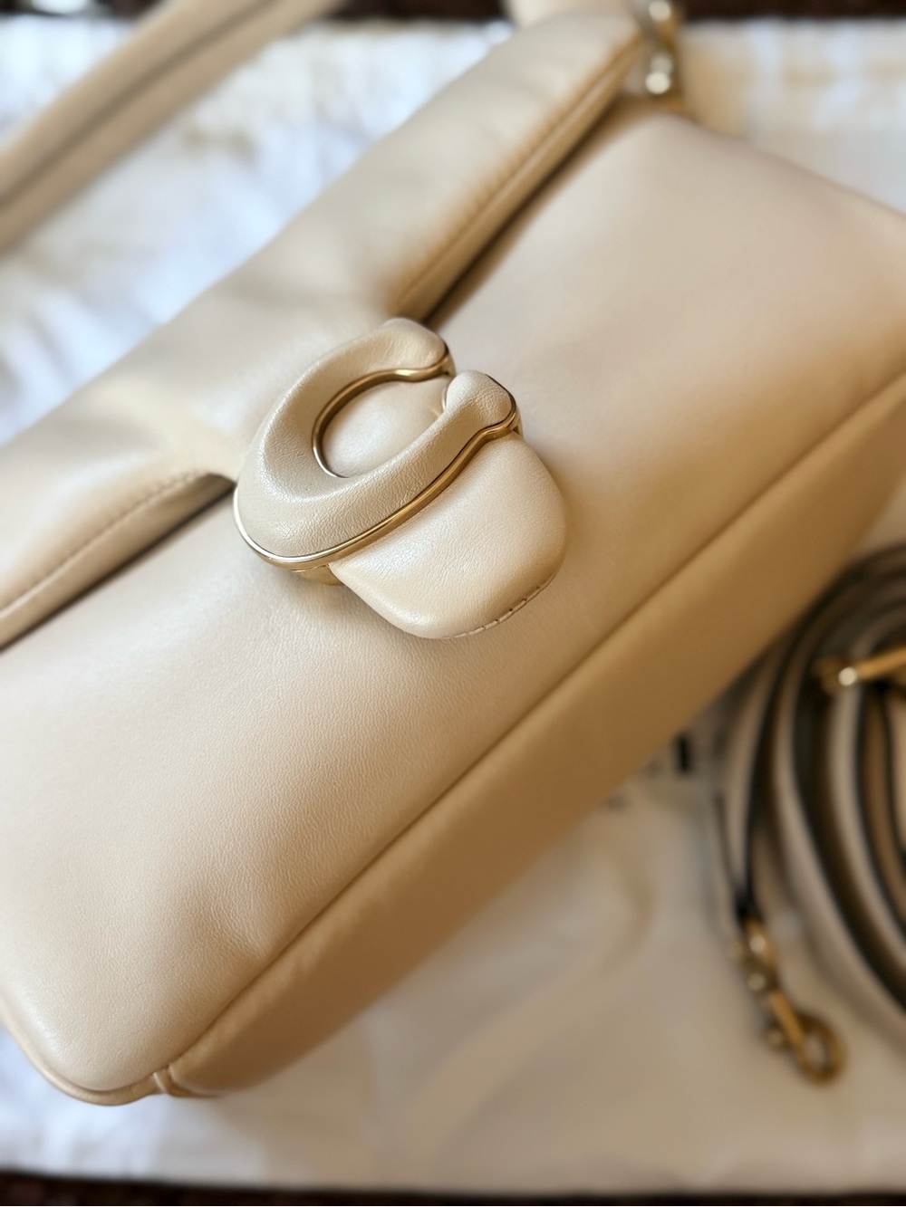 Pillow Tabby 26 Leather Shoulder Bag